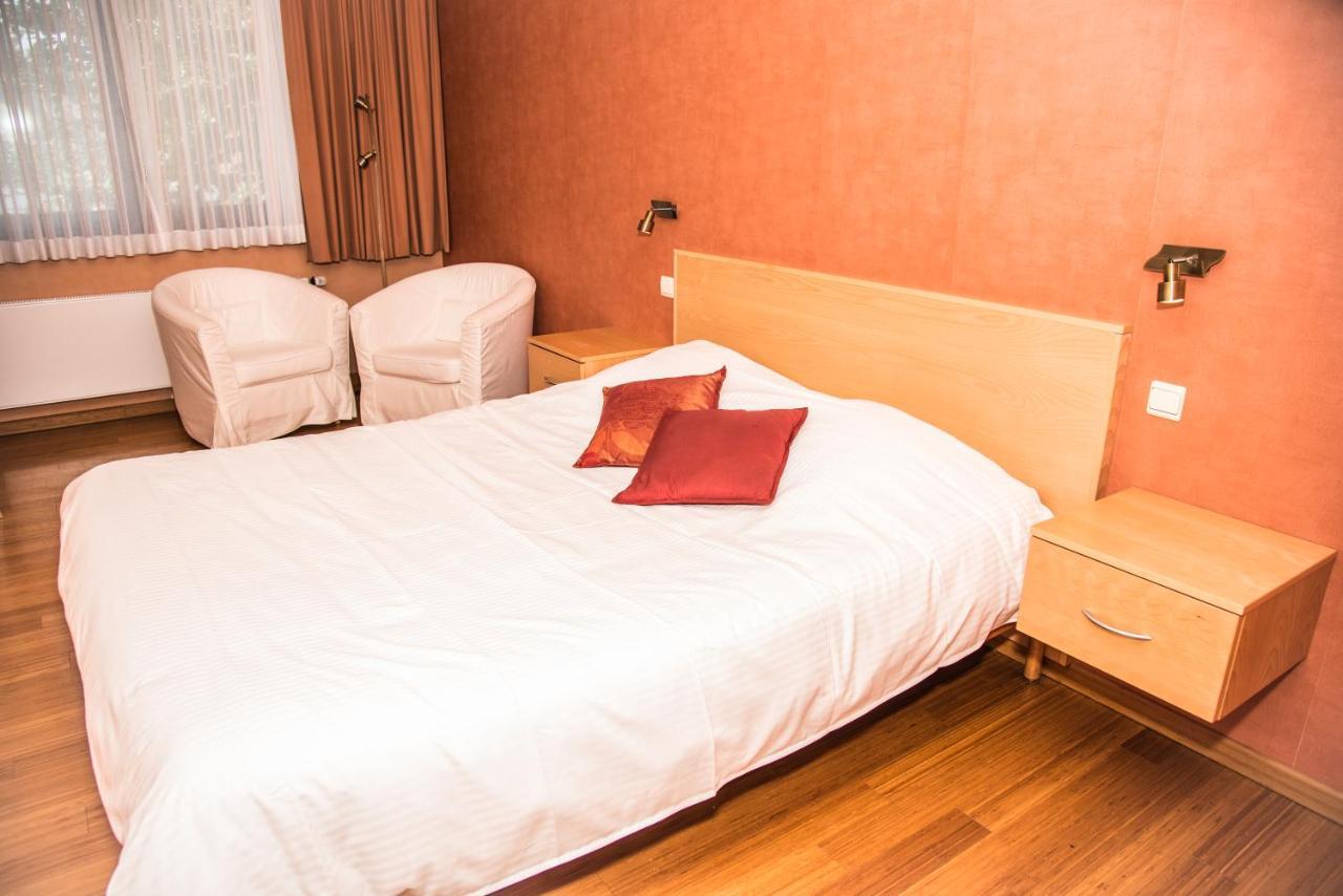 Le Relais Du Marquis Hotel Ittre Bagian luar foto