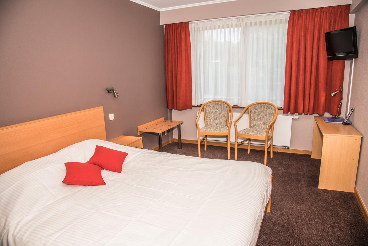 Le Relais Du Marquis Hotel Ittre Bagian luar foto