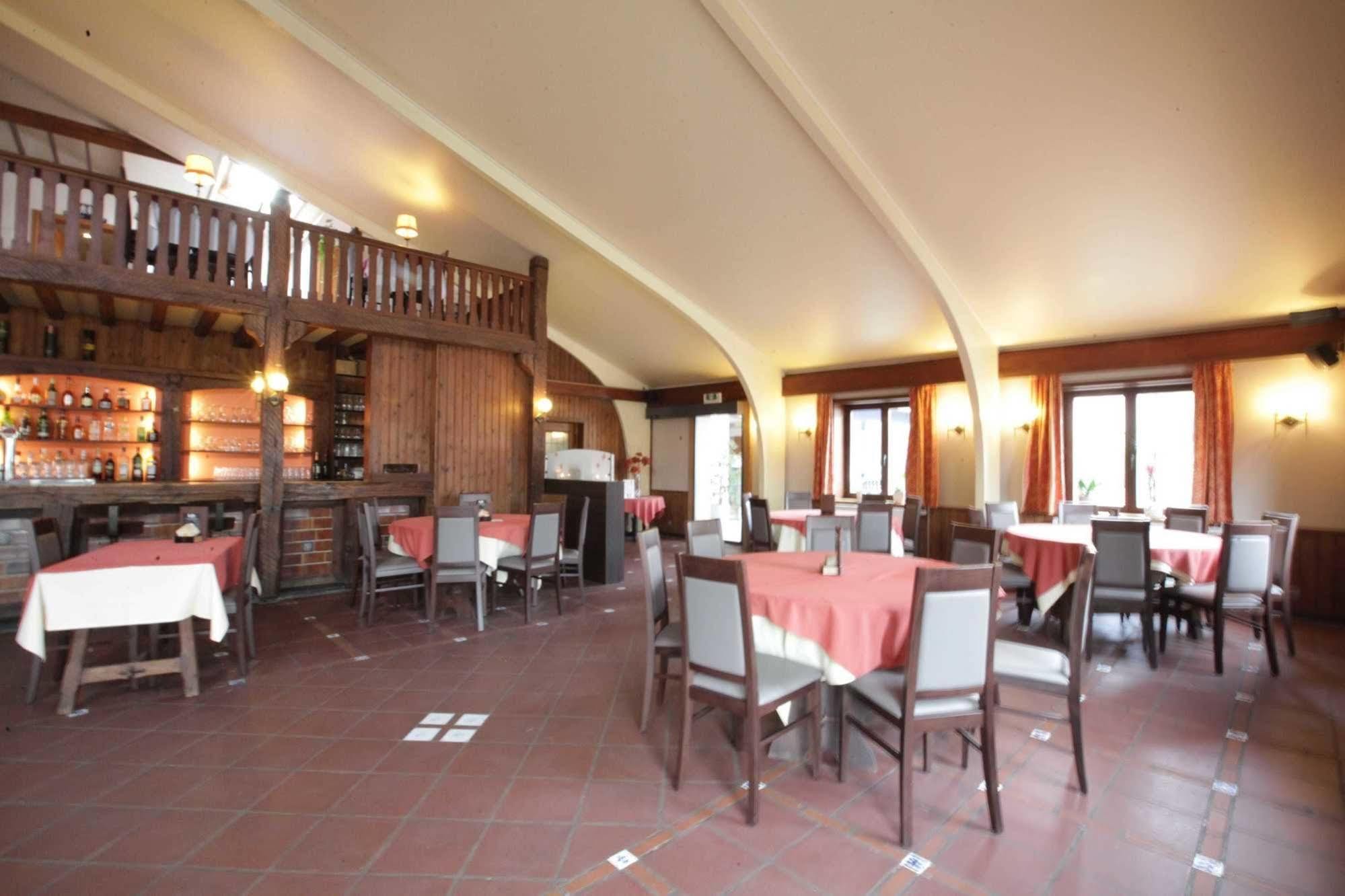 Le Relais Du Marquis Hotel Ittre Bagian luar foto