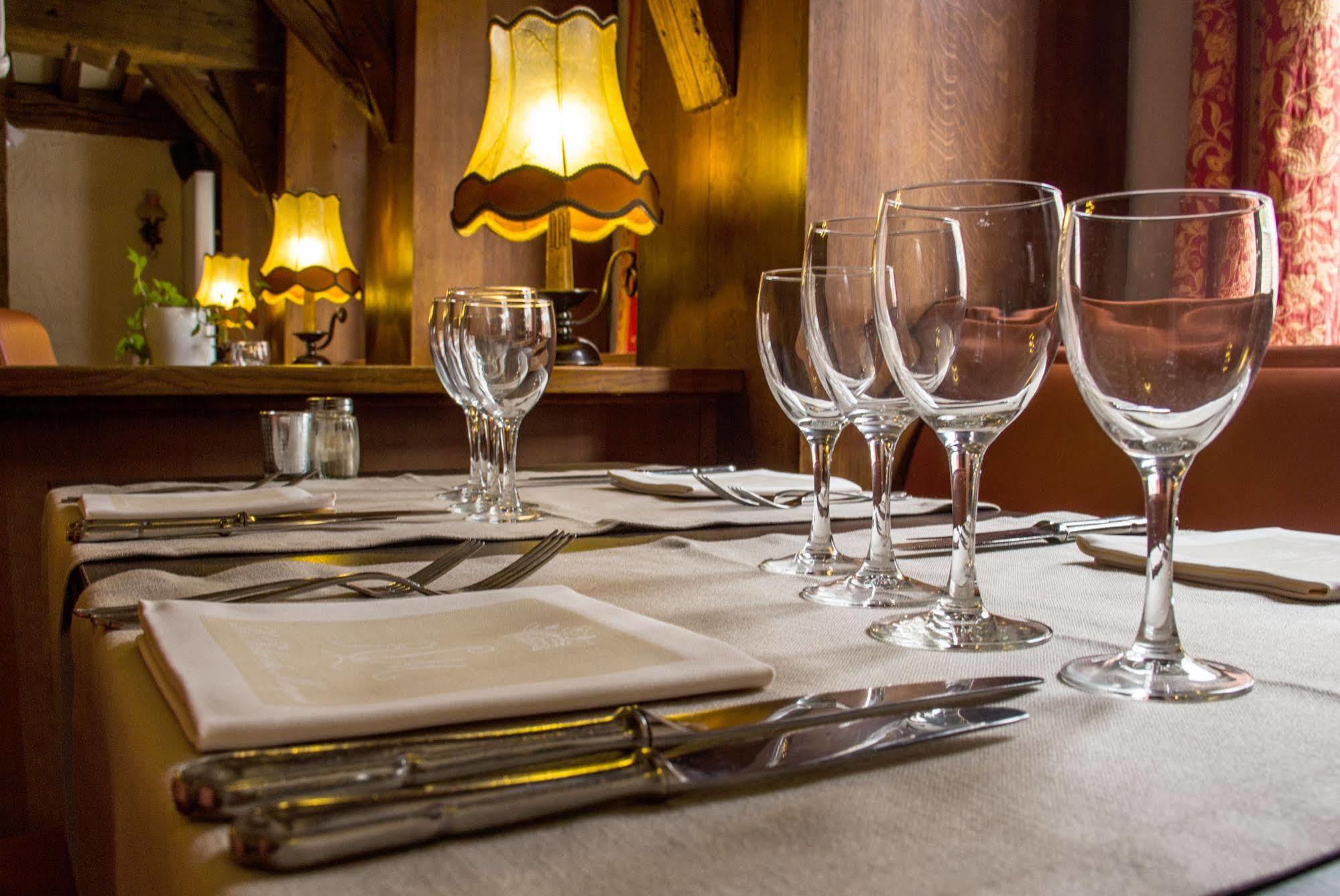 Le Relais Du Marquis Hotel Ittre Bagian luar foto