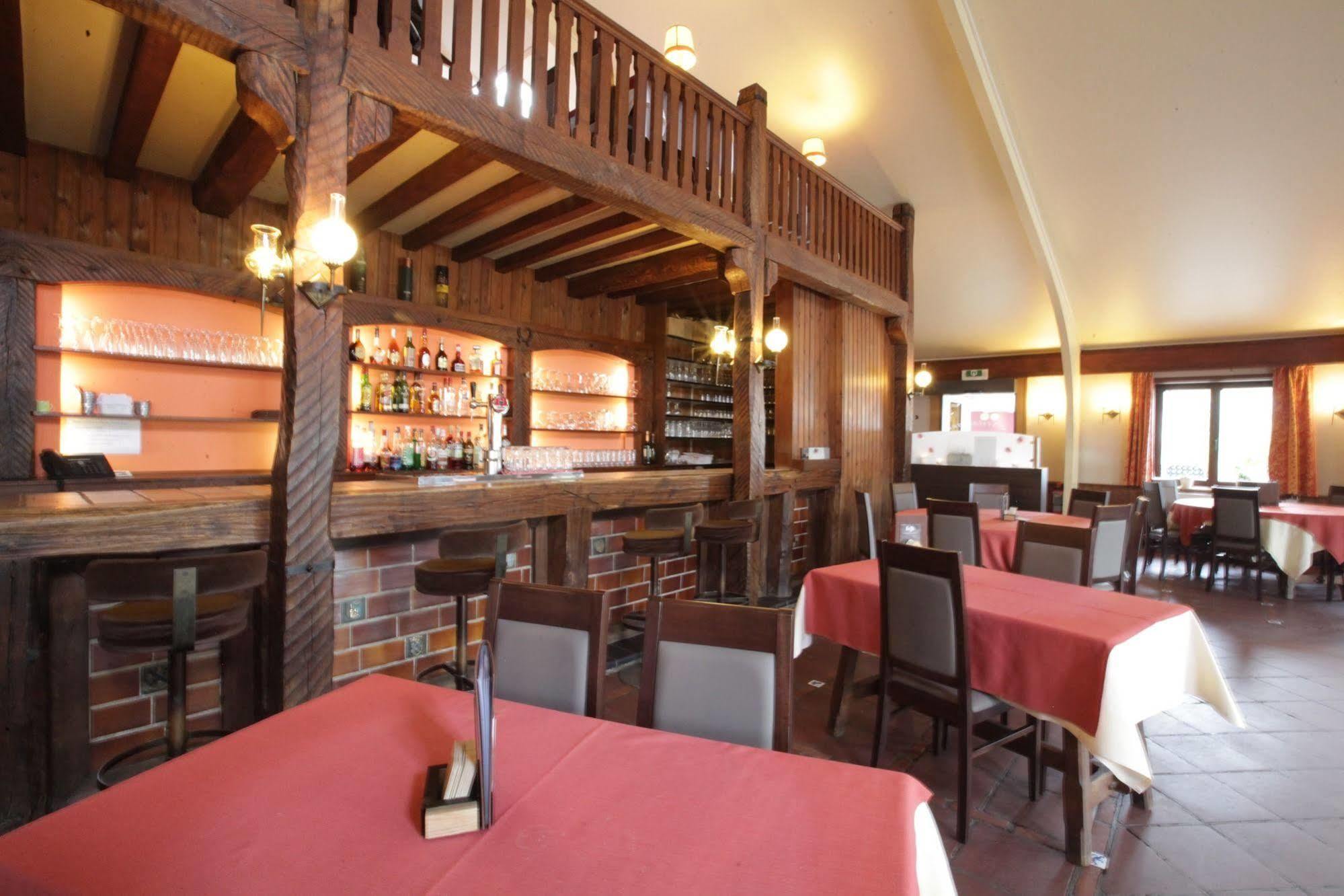 Le Relais Du Marquis Hotel Ittre Bagian luar foto
